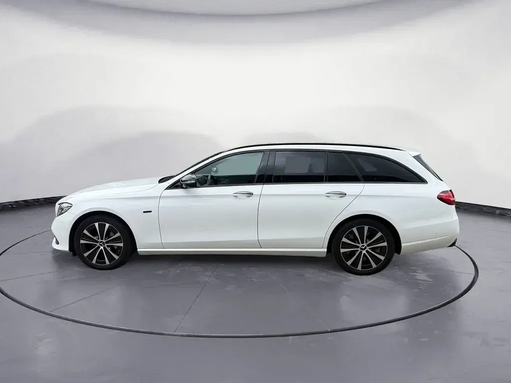 Gebraucht Mercedes E300 306 PS (225 kW) 2019 Weiß Kombi