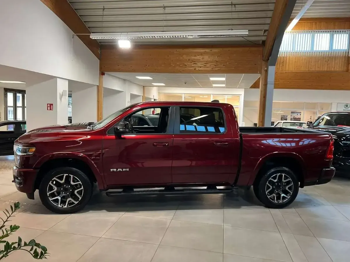 Gebraucht Dodge Ram 424 PS (311 kW) 2024 Octane red pearl coat Pickup