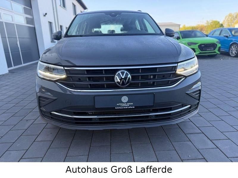 Gebraucht VW Tiguan Life 150 PS (110 kW) 2022 Grau SUV