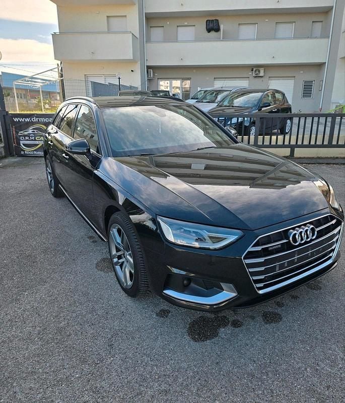 Schwarz Gebraucht 2022 Audi A4 S-Line Kombi | 19.850 € (Guter Preis) - Bild 1/4