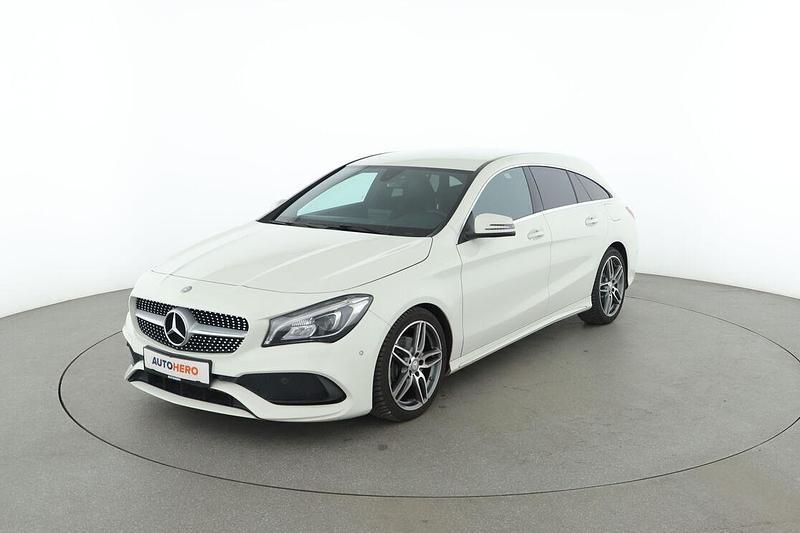 Weiß Gebraucht 2016 Mercedes CLA200 Shooting Brake AMG line Kombi | 18.760 € (Teuer) - Bild 1/3
