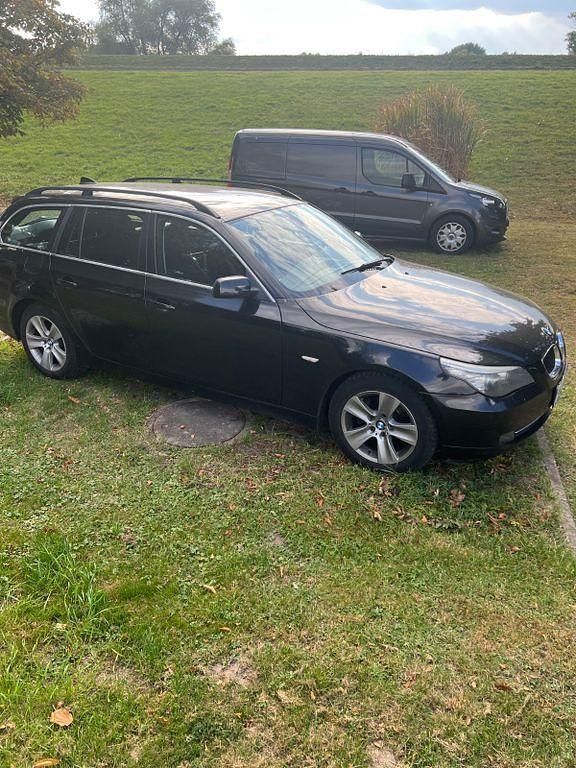 Schwarz Gebraucht 2009 BMW 525 Kombi | 3.499 € (Superpreis) - Bild 1/4