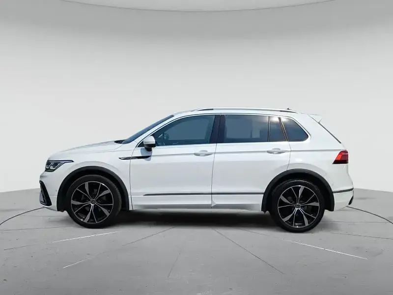 Gebraucht VW Tiguan Business 150 PS (110 kW) 2023 Pure white SUV