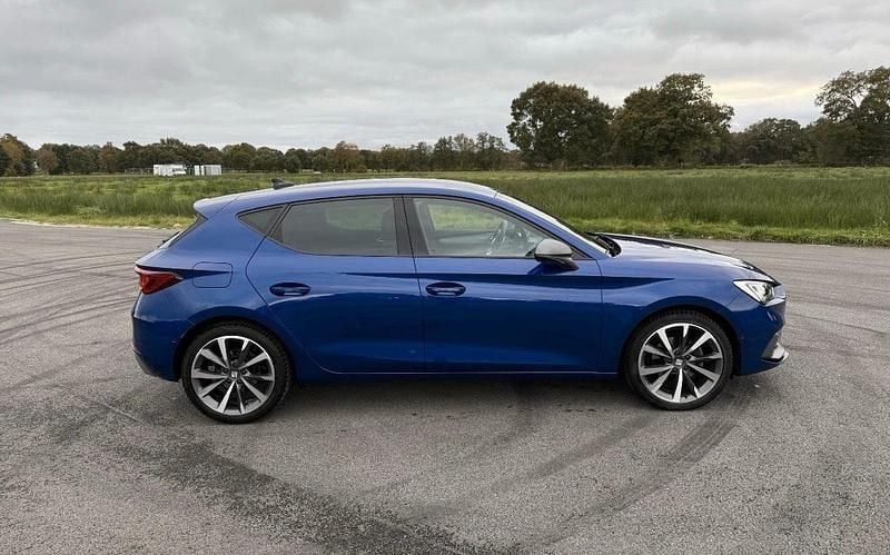Second-hand Seat Leon FR 150 CP (110 kW) 2021 Albastru Berlinǎ