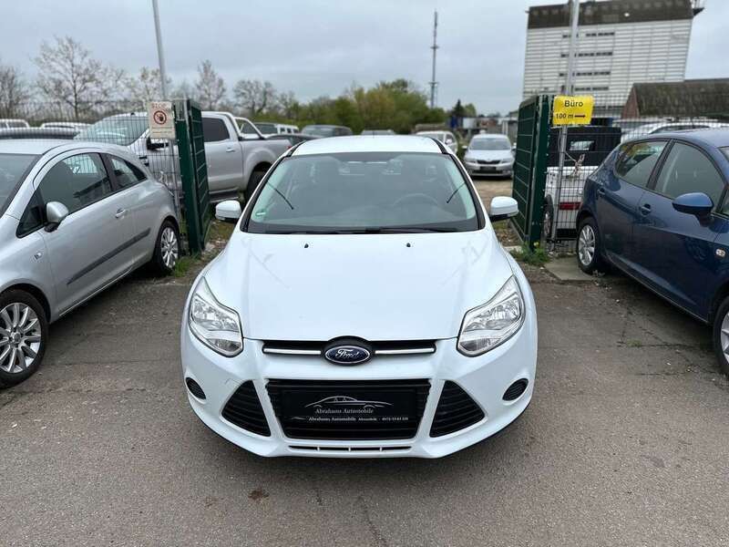 Gebraucht Ford Focus 101 PS (74 kW) 2013 Weiß Kombi
