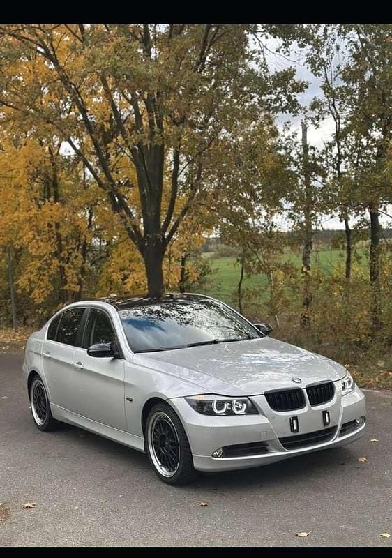 Gebraucht BMW 325 218 PS (160 kW) 2007 Limousine