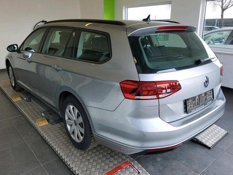 Gebraucht VW Passat Conceptline 150 PS (110 kW) 2022 Silber Kombi