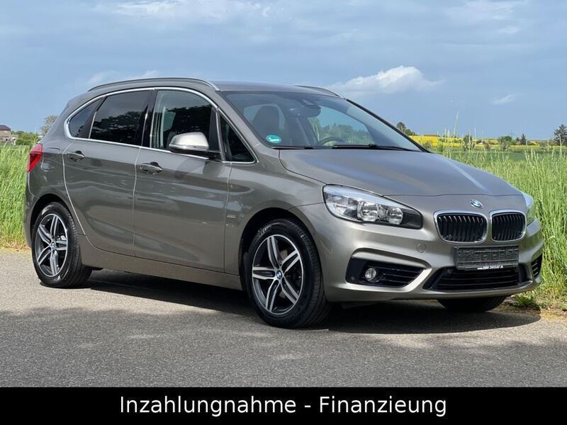 Silber Gebraucht 2016 BMW 218 Active Tourer Sport Line Van / Kleinbus | 12.500 € (Guter Preis) - Bild 1/4
