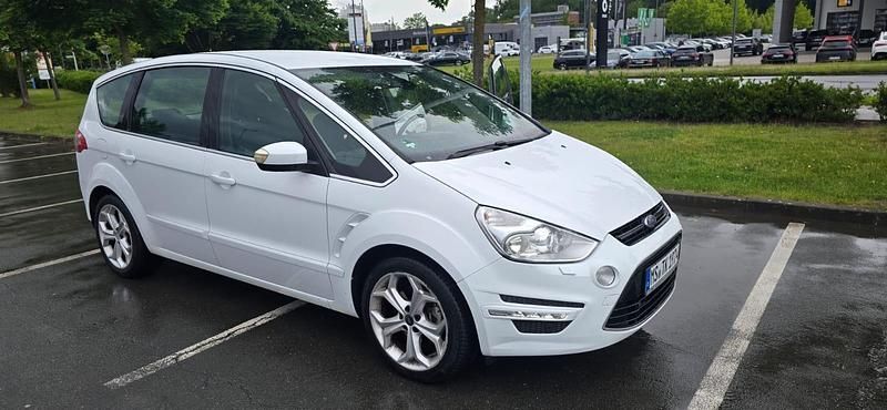 Weiß Gebraucht 2010 Ford S-MAX S Van / Kleinbus | 5.500 € (Fairer Preis) - Bild 1/4