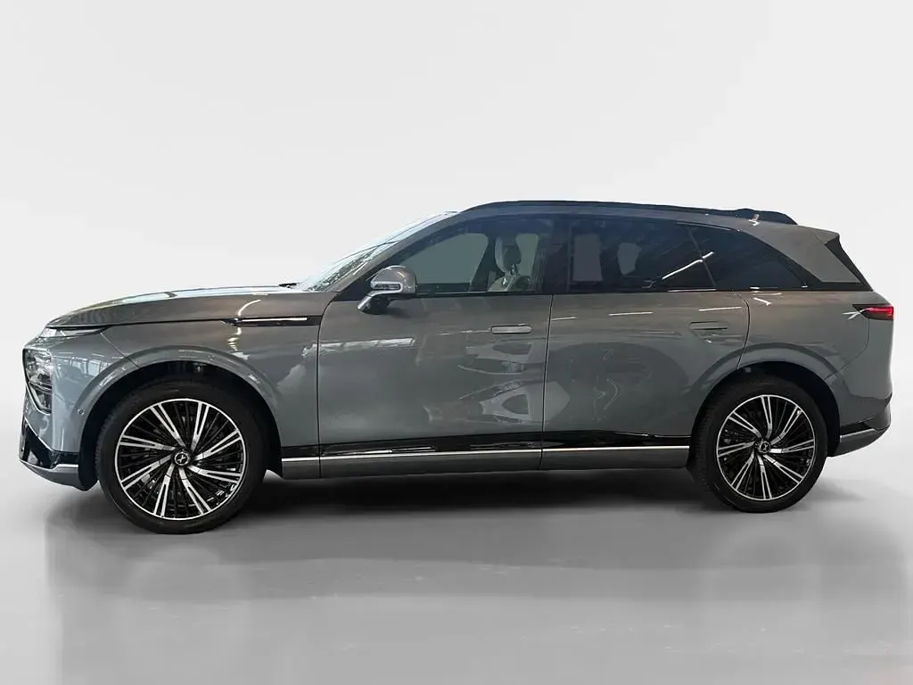 Neu XPENG G9 AWD Performance 422 kW (575 PS) 2026 Graphite gray SUV