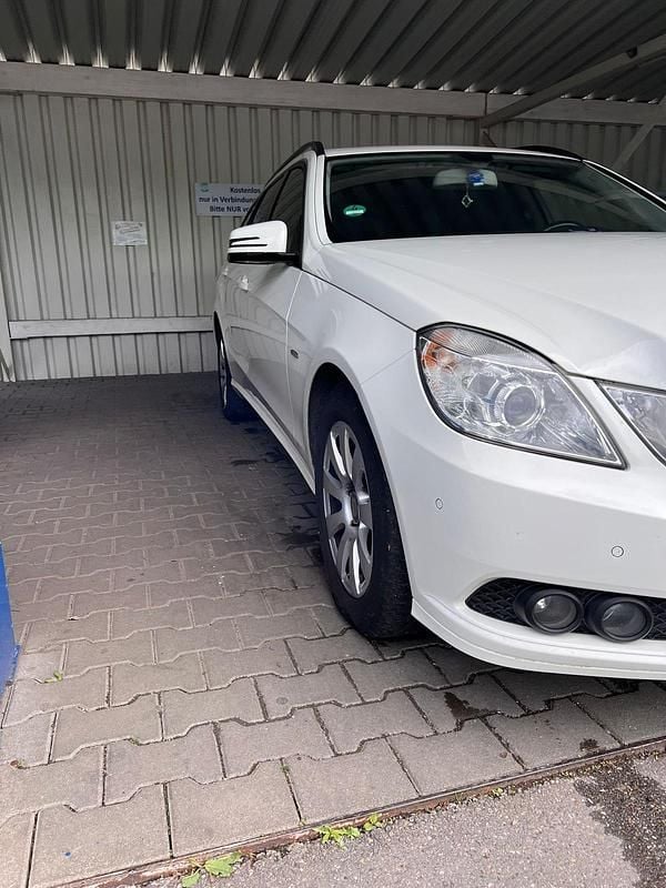 Gebraucht Mercedes E250 170 PS (125 kW) 2010 Weiß Kombi