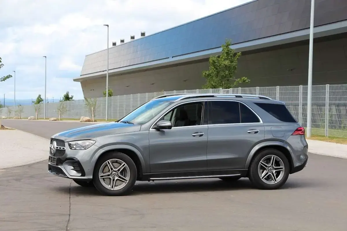 Gebraucht Mercedes GLE400 AMG line 252 PS (185 kW) 2025 Grau SUV