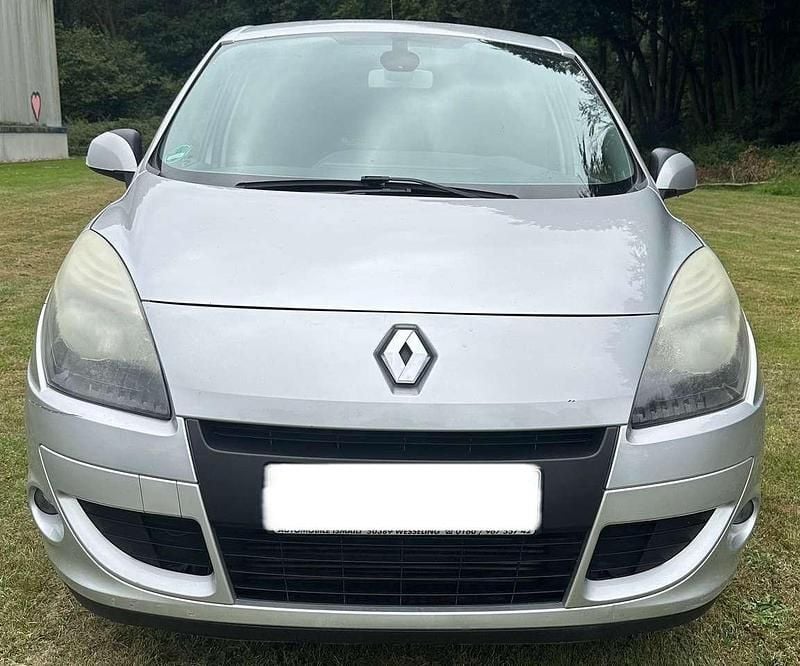 Silber Gebraucht 2011 Renault Scénic III Dynamique Van / Kleinbus | 2.400 € (Superpreis) - Bild 1/4