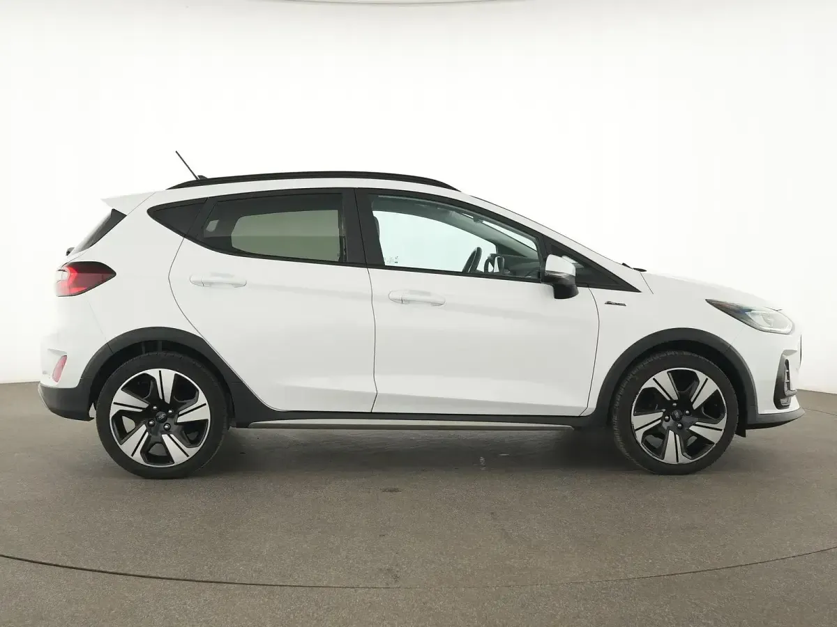 Używany Ford Fiesta Active 125 KM (91 kW) 2022 Biały Sedan/Limuzyna