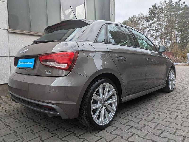 Gebraucht Audi A1 Sportback 95 PS (69 kW) 2016 Sohobraun metallic Kleinwagen