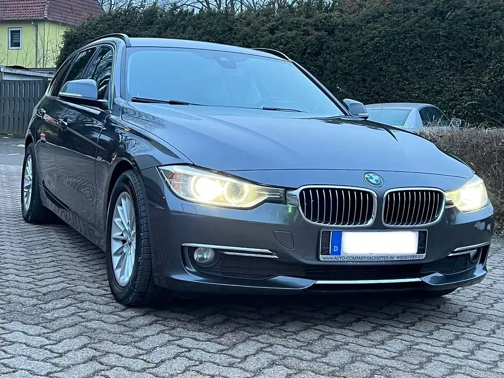 Gebraucht BMW 320 Luxury Line 184 PS (135 kW) 2012 Grau Limousine