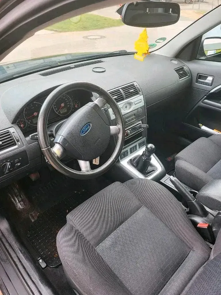 Gebraucht Ford Mondeo 131 PS (96 kW) 2004 Blau Limousine