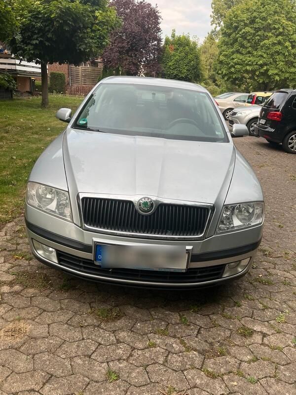 Grau Gebraucht 2008 Skoda Octavia Limousine | 2.390 € (Guter Preis) - Bild 1/4