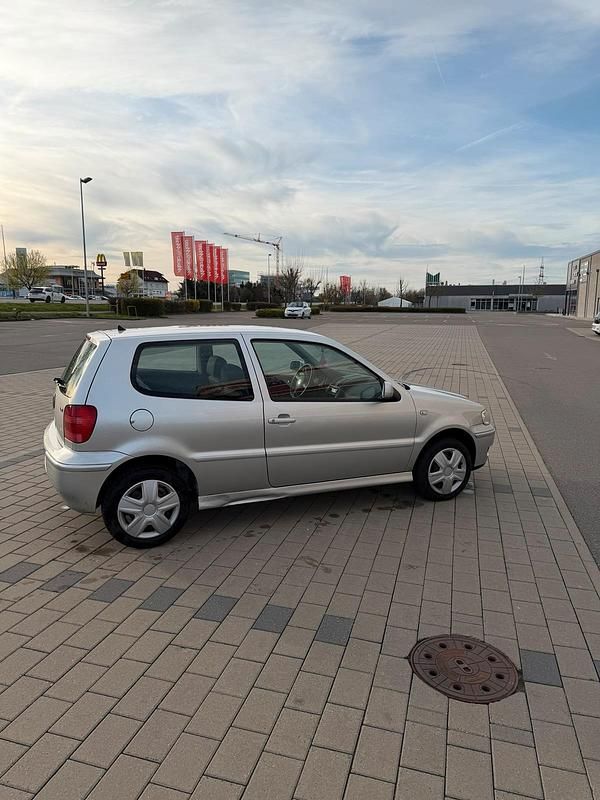 Gebraucht VW Polo 75 PS (55 kW) 2000 Silber Kleinwagen