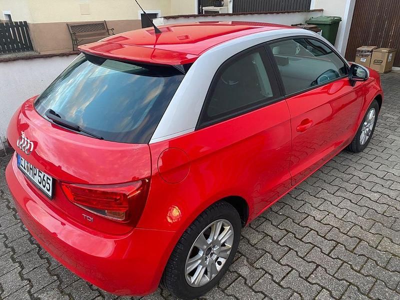 Gebraucht Audi A1 Ambition 90 PS (66 kW) 2012 Rot Kleinwagen