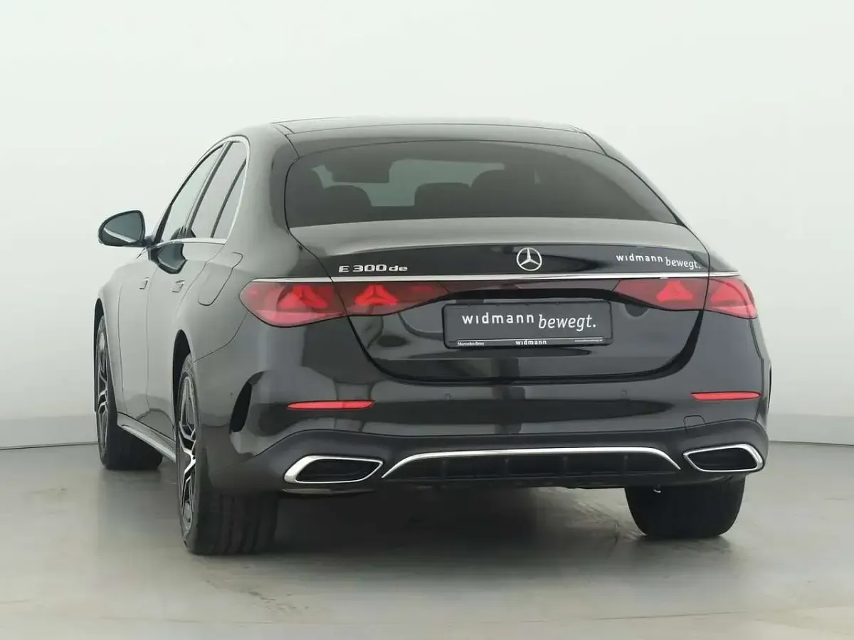 Gebraucht Mercedes E300 AMG line 313 PS (230 kW) 2025 Obsidianschwarz metallic Limousine