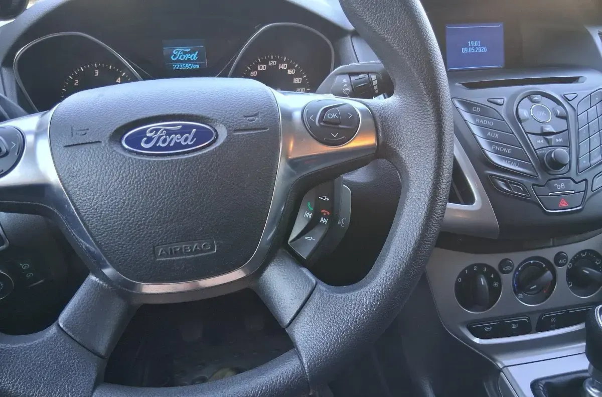 Gebraucht Ford Focus 116 PS (85 kW) 2011 Schwarz Kombi