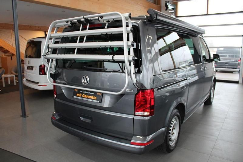 Gebraucht VW California Beach 150 PS (110 kW) 2021 Grau Van