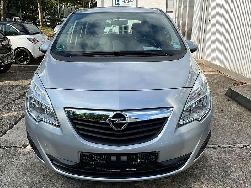 Silber Gebraucht 2012 Opel Meriva Edition Van / Kleinbus | 9.500 € (Etwas zu teuer) - Bild 1/4