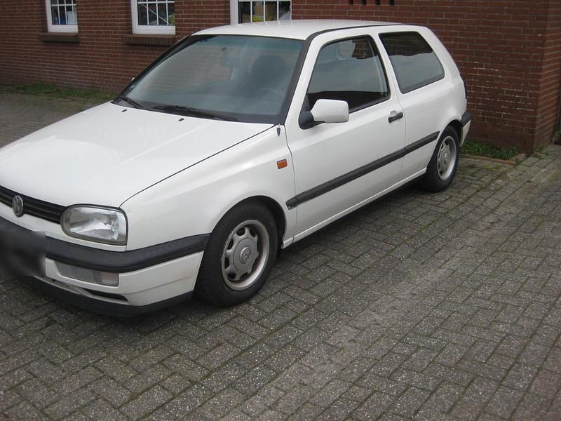 Second-hand VW Golf III 75 CP (55 kW) 1992 Alb Hatchback