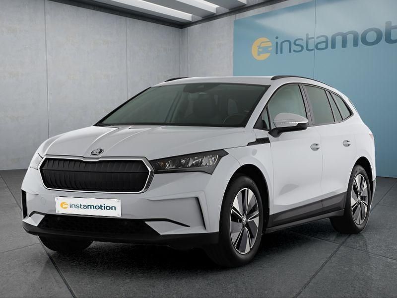 Weiß Gebraucht 2021 Skoda Enyaq iV Loft SUV | 22.449 € (Fairer Preis) - Bild 1/4