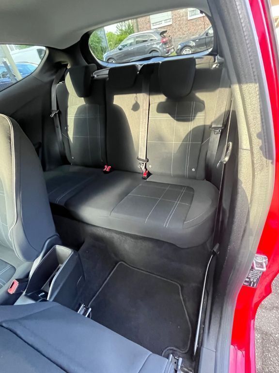 Gebraucht Ford Fiesta Cool & Connect 101 PS (74 kW) 2018 Rot Kleinwagen