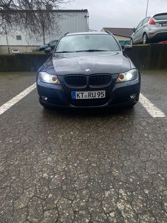 Gebraucht BMW 325 204 PS (150 kW) 2010 Schwarz Kombi