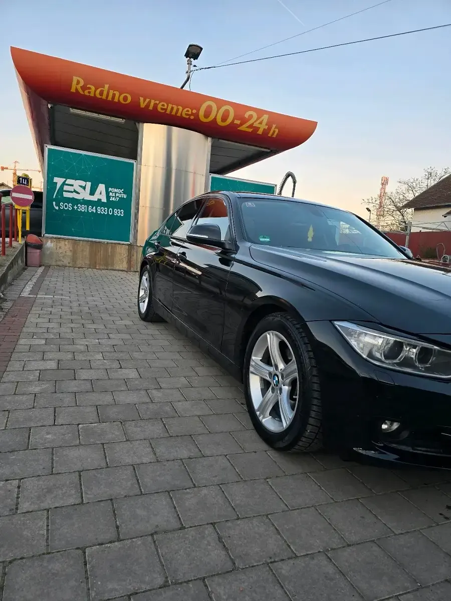 Gebraucht BMW 328 245 PS (180 kW) 2013 Schwarz Limousine