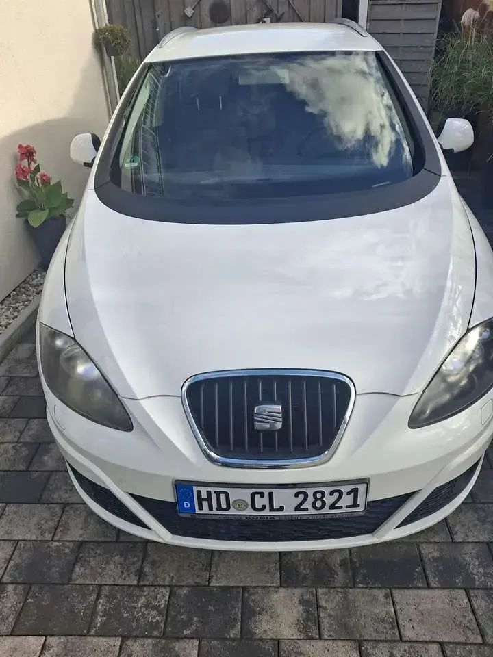 Gebraucht Seat Altea XL Stylance 125 PS (91 kW) 2009 Weiß Van / Kleinbus