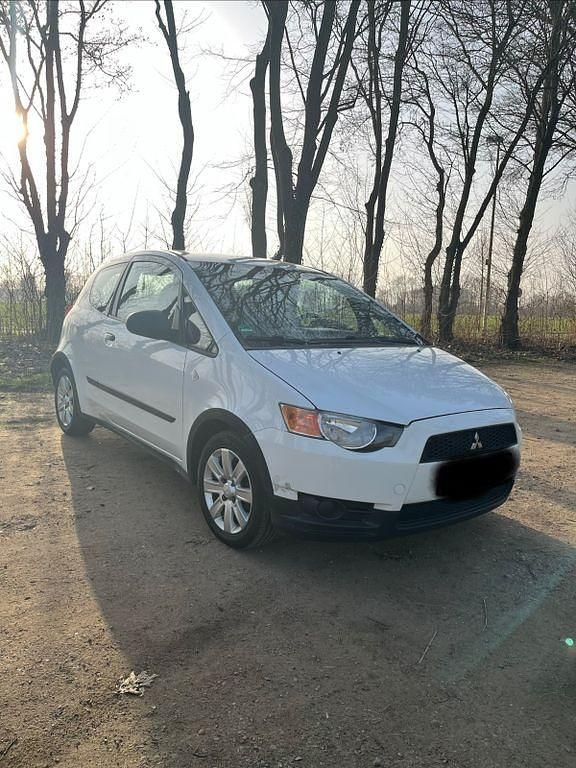 Gebraucht Mitsubishi Colt 95 PS (69 kW) 2010 Weiß Kleinwagen