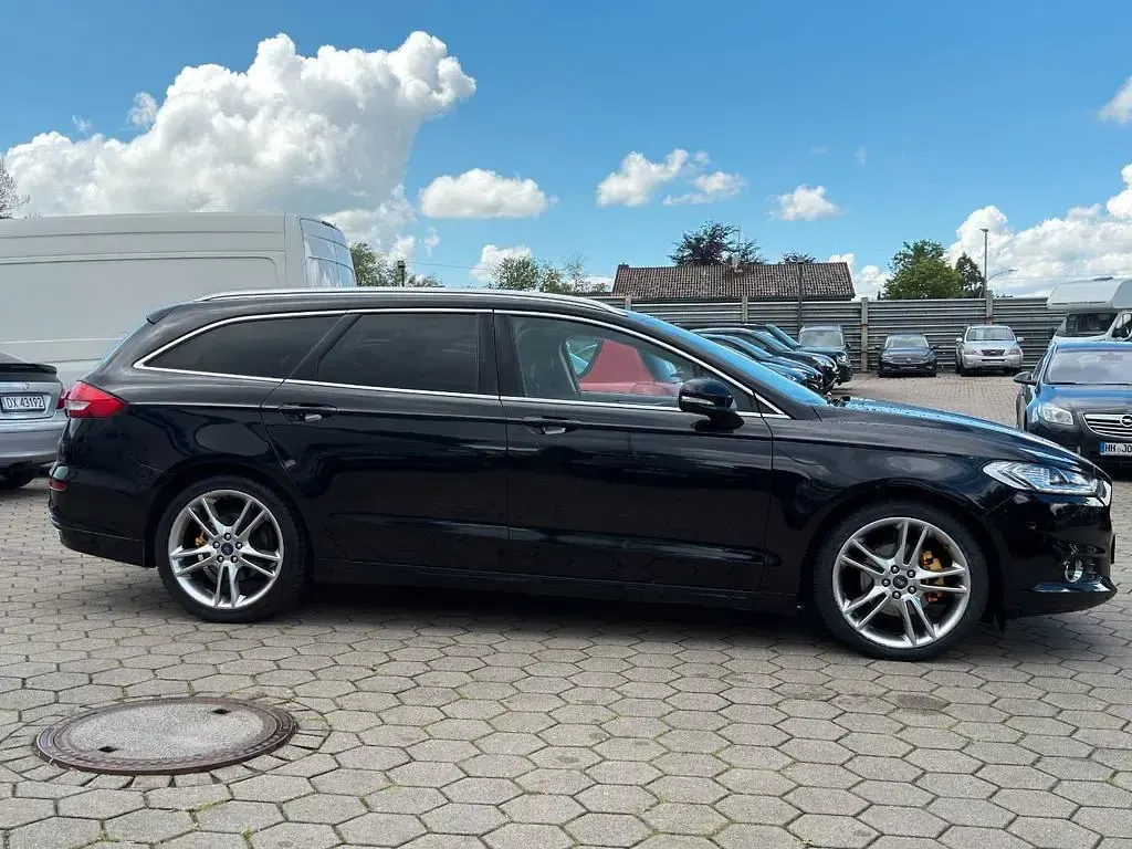 Gebraucht Ford Mondeo Titanium 179 PS (131 kW) 2018 Schwarz Limousine