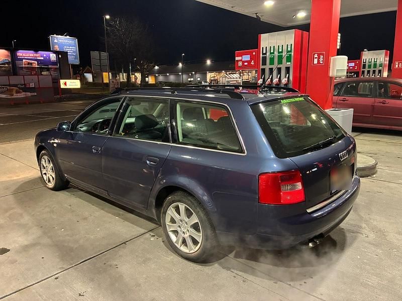Gebraucht Audi A6 163 PS (119 kW) 2003 Blau Kombi