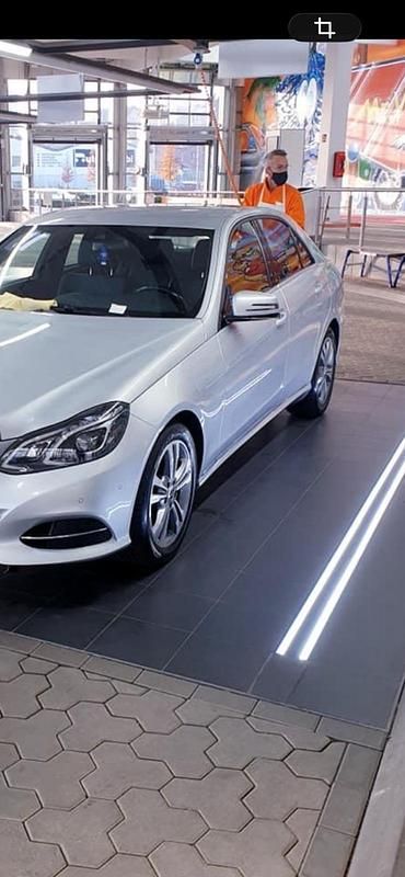 Silber Gebraucht 2015 Mercedes E200 Limousine | 12.500 € (Guter Preis) - Bild 1/4