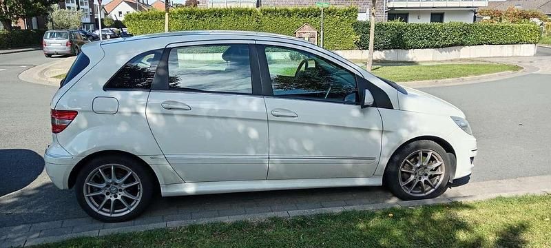 Gebraucht 2010 Mercedes B180 Van / Kleinbus | 2.700 € (Teuer) - Bild 1/4