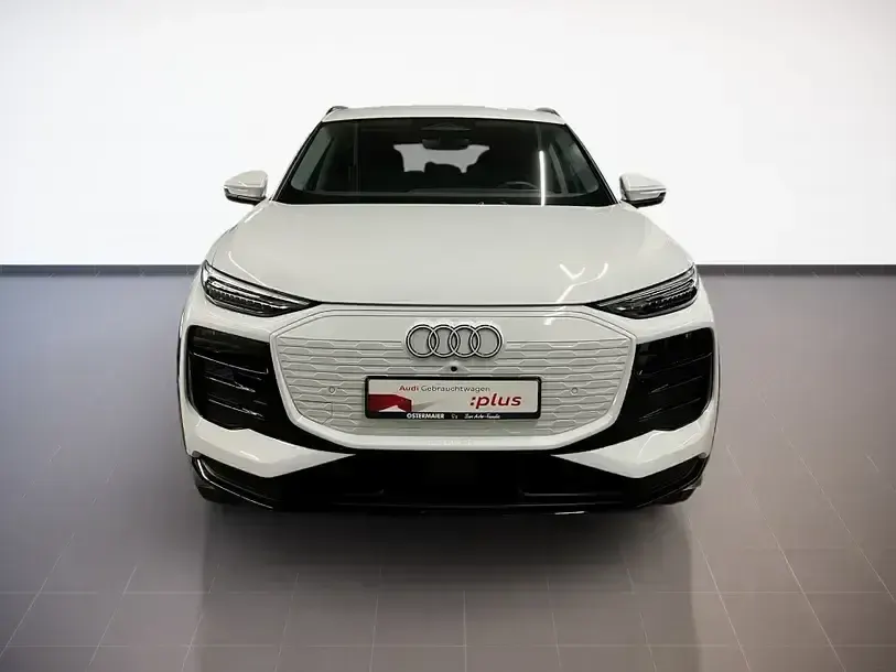 Używany Audi Q6 e-tron Ambiente 185 kW (252 KM) 2025 Biały SUV