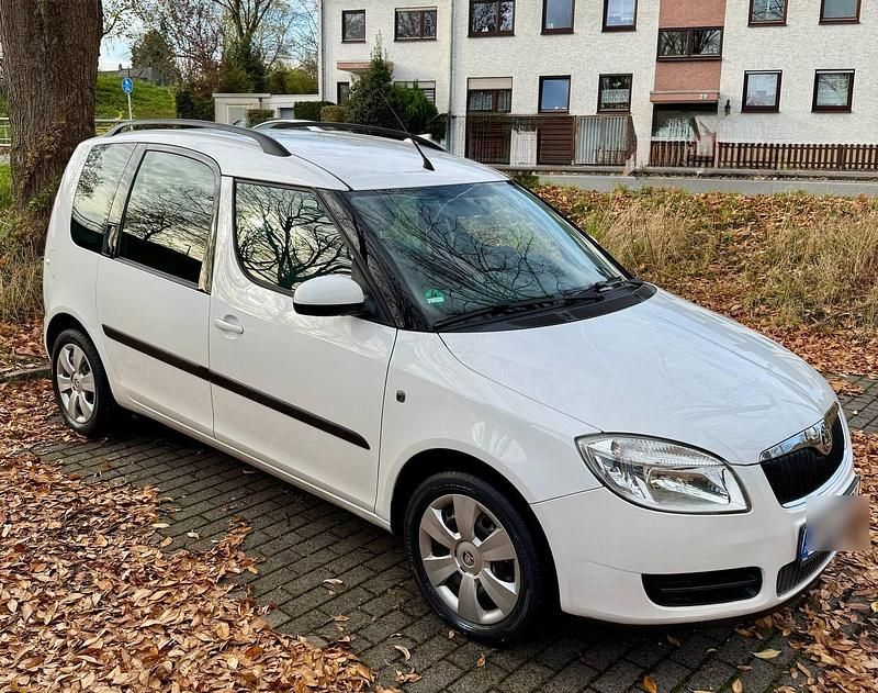 Weiß Gebraucht 2009 Skoda Roomster Van / Kleinbus | 2.900 € (Etwas zu teuer) - Bild 1/4