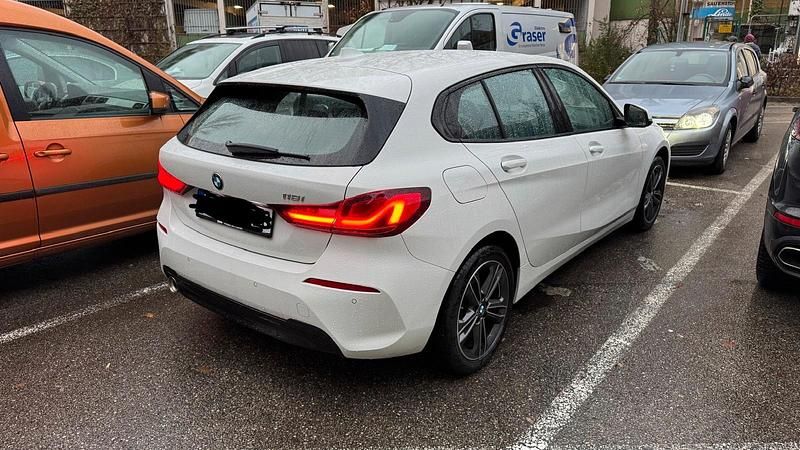 Gebraucht BMW 118 Sport Line 2021 Weiß Kleinwagen