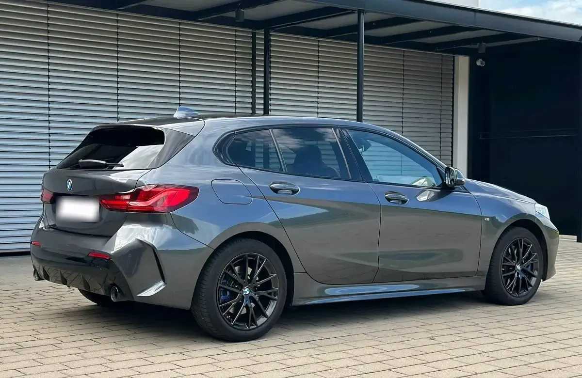 Gebraucht BMW 120 M Sport 190 PS (139 kW) 2020 Grau Limousine