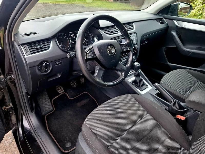 Second-hand Skoda Octavia Ambition 150 CP (110 kW) 2013 Negru Break