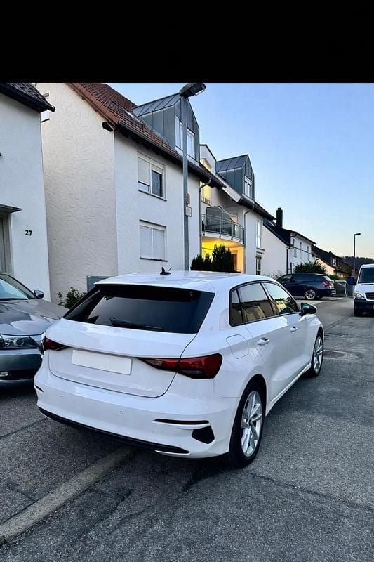 Gebraucht Audi A3 Sportback e-tron 150 PS (110 kW) 2022 Weiß Kleinwagen