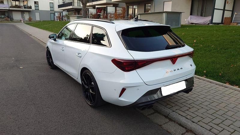 Gebraucht Cupra Leon VZ 333 PS (244 kW) 2025 Weiß Kombi