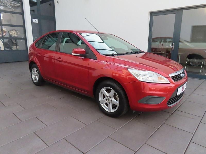 Gebraucht Ford Focus Style 101 PS (74 kW) 2009 Rot Limousine