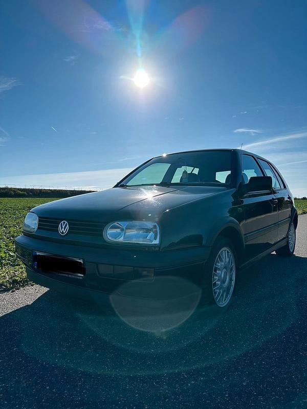 Schwarz Gebraucht 1995 VW Golf III GT Kleinwagen | 7.250 € - Bild 1/4