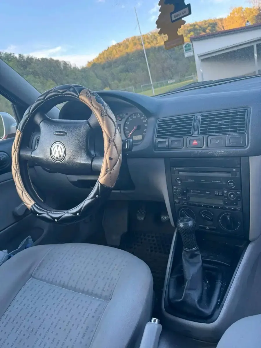 Gebraucht VW Golf IV 74 PS (54 kW) 2000 Rot Kleinwagen