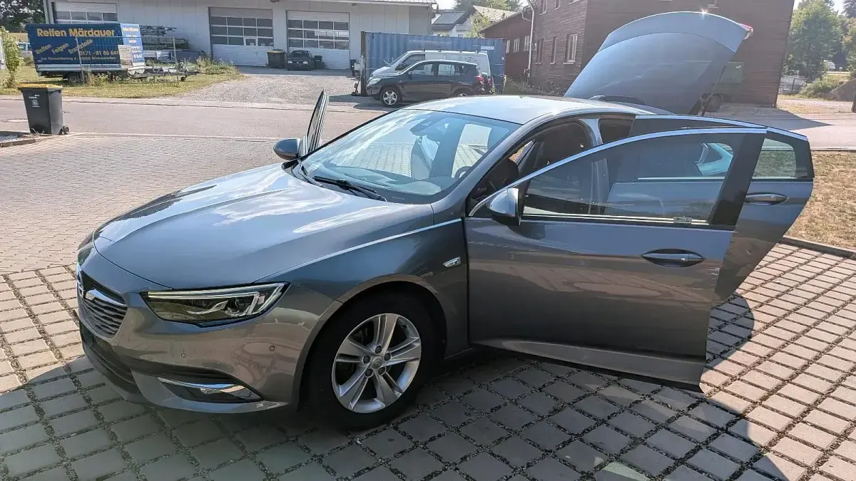 Gebraucht Opel Insignia Sport 165 PS (121 kW) 2018 Grau Limousine